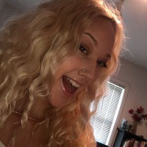 Meet your Posher, Liv